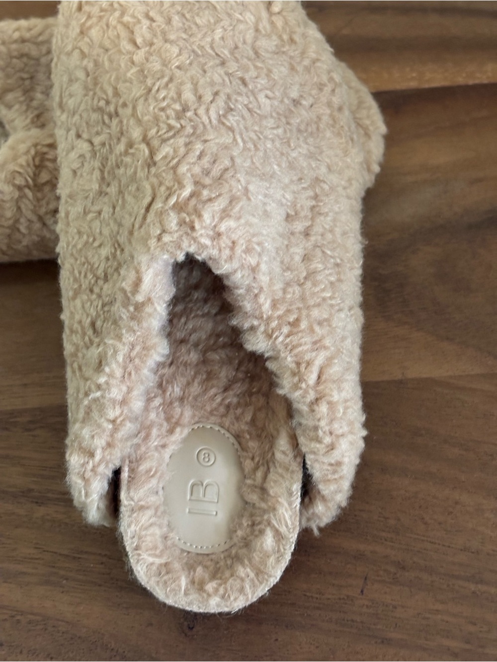 IB slippers - Picture 3 of 4